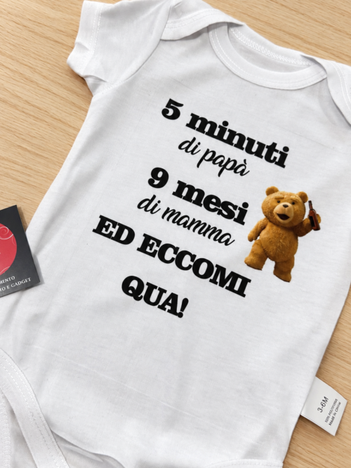 BODY NEONATO “5 MINUTI DI PAPÀ, 9 MESI DI MAMMA…”