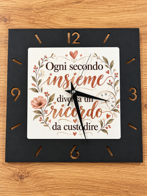 Orologio in legno QUADRATO “un ricordo da custodire”
