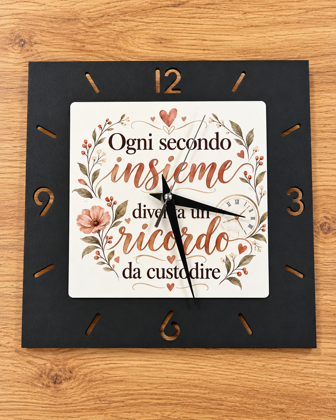 Orologio in legno QUADRATO “un ricordo da custodire”